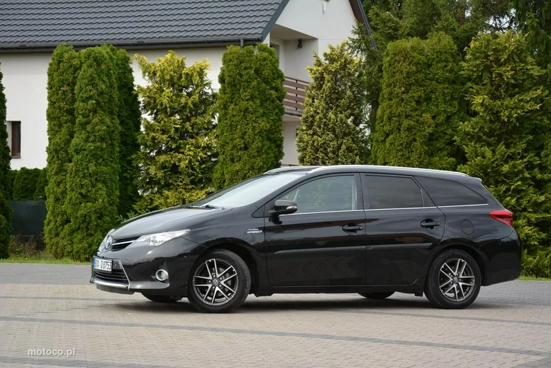 Toyota Auris E180 4