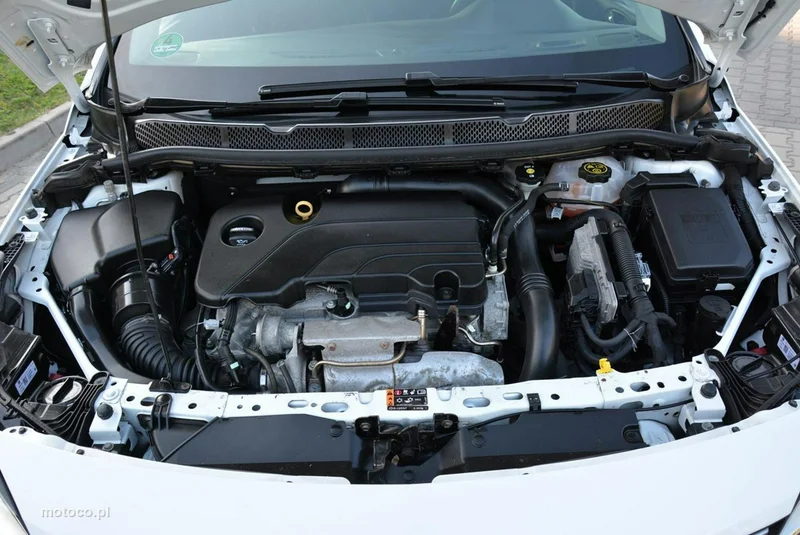 Opel Astra K 38