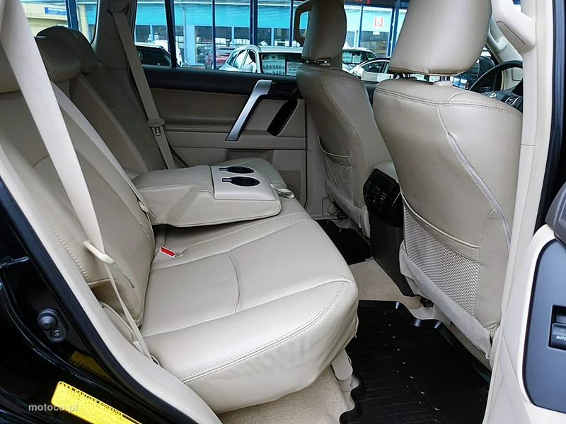 Toyota Land Cruiser J200 14
