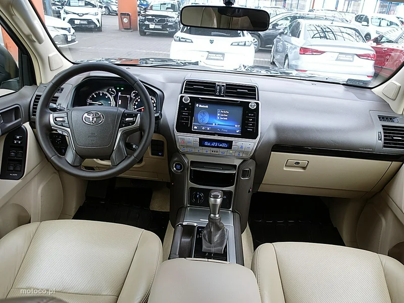 Toyota Land Cruiser J200 15