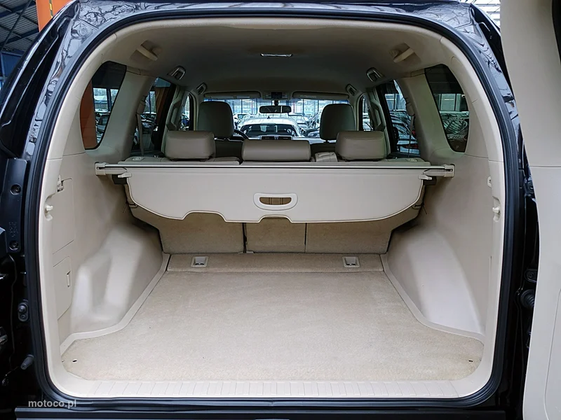 Toyota Land Cruiser J200 17