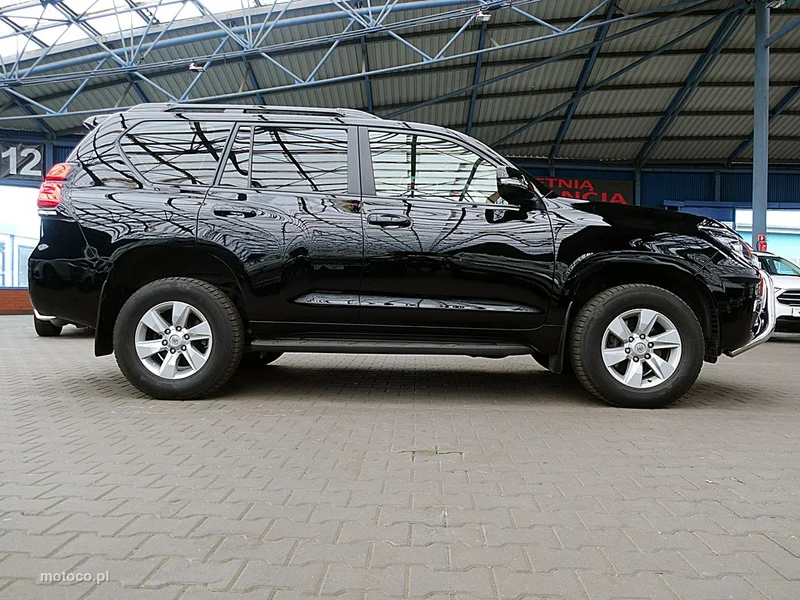 Toyota Land Cruiser J200 65