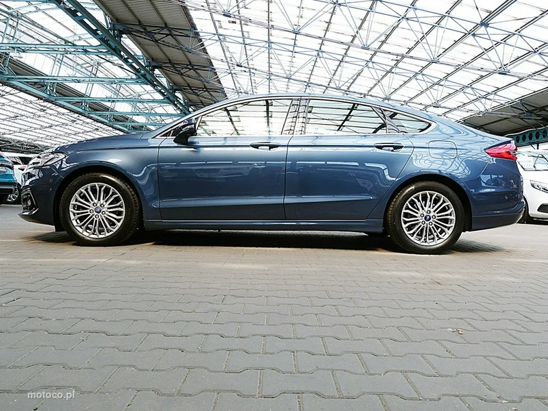Ford Mondeo V 8