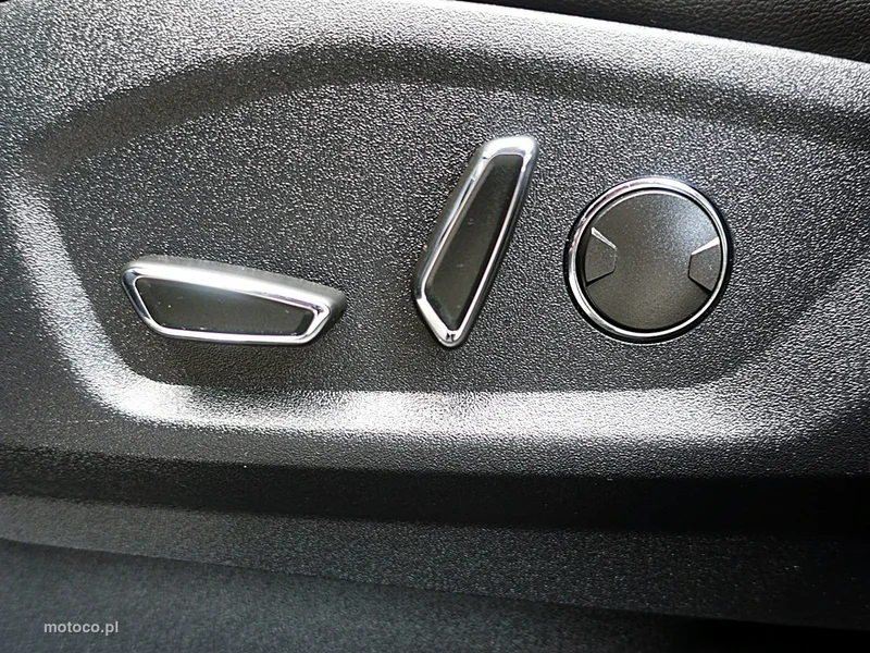 Ford S-Max II 22