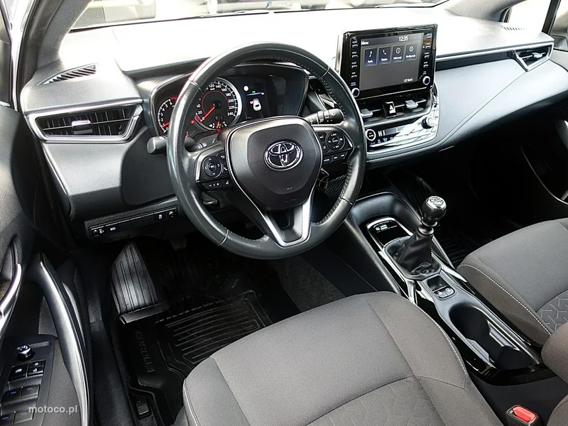 Toyota Corolla E210 16