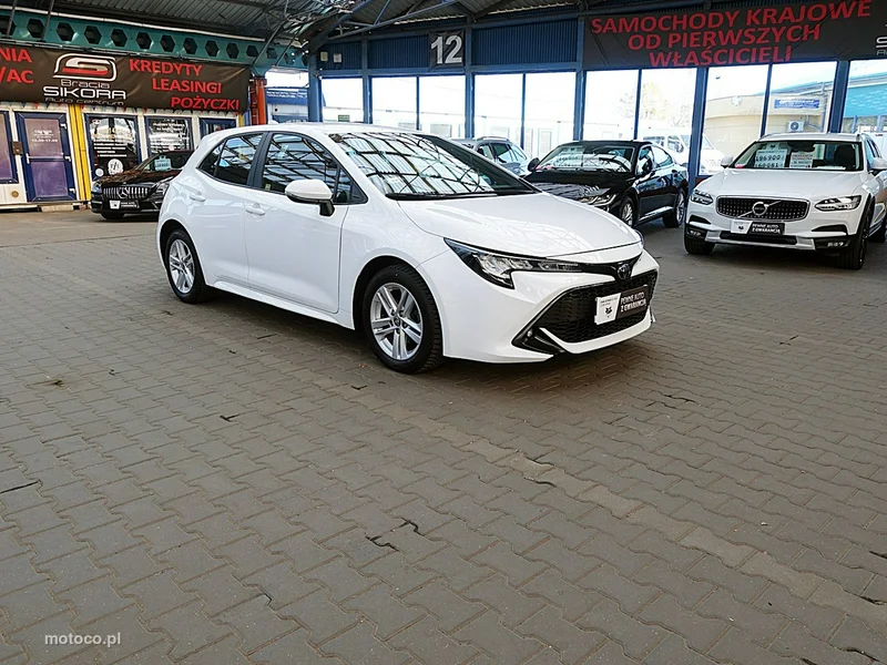 Toyota Corolla E210 5