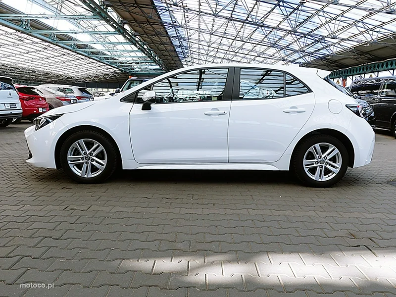 Toyota Corolla E210 6