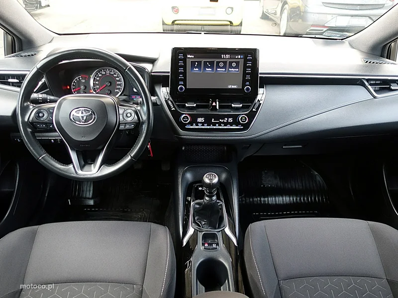 Toyota Corolla E210 13