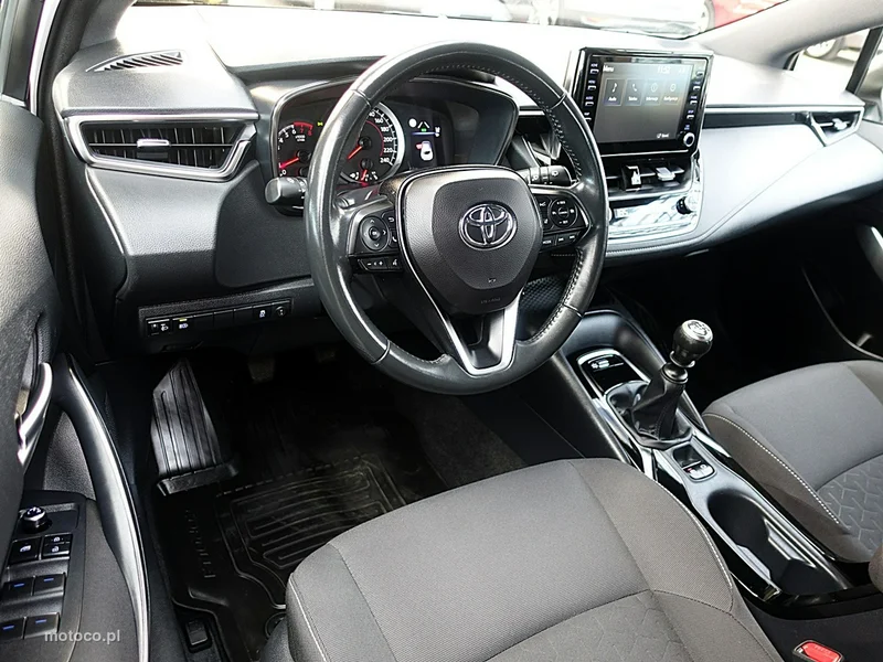 Toyota Corolla E210 16