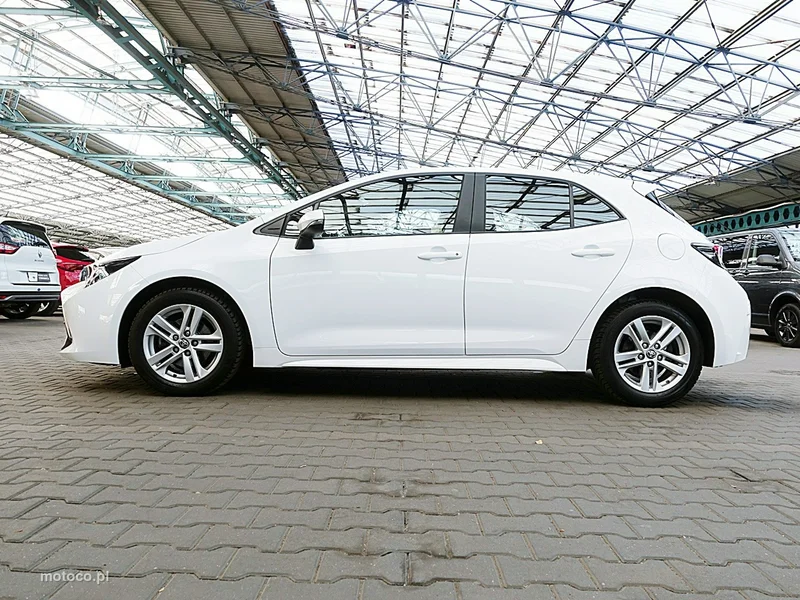 Toyota Corolla E210 6