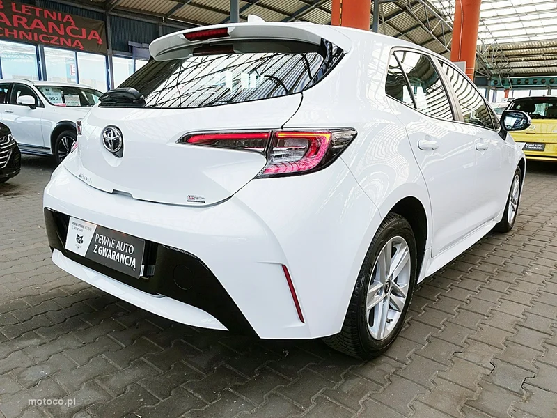 Toyota Corolla E210 10