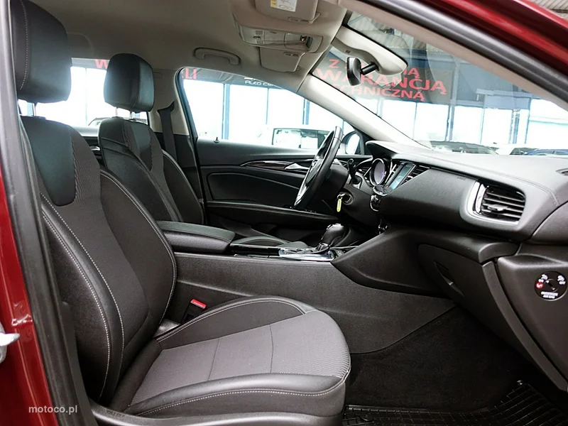 Opel Insignia B 11