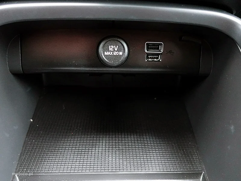 Volvo XC 40 24