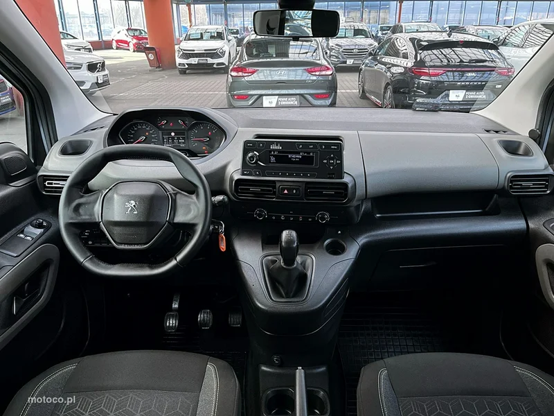Peugeot Rifter 13
