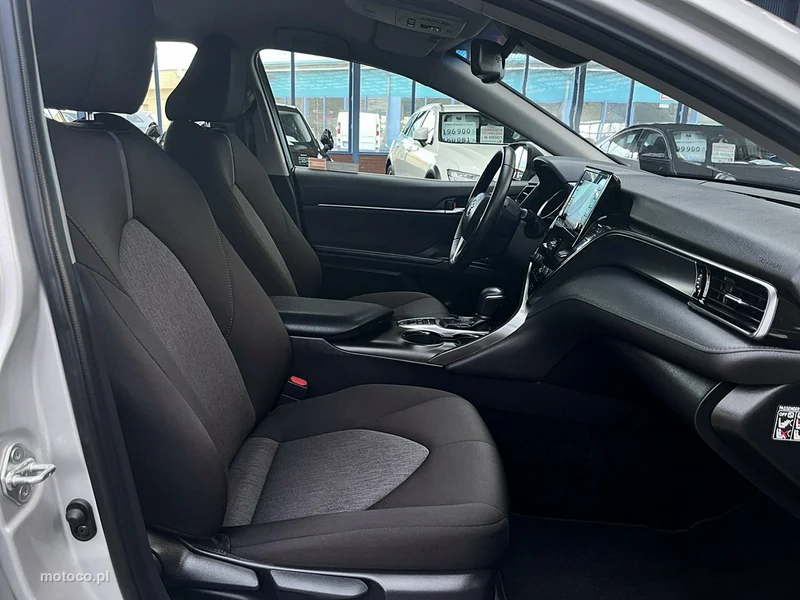 Toyota Camry XV70 11