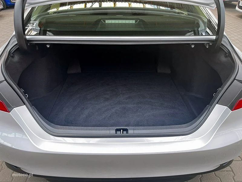 Toyota Camry XV70 14