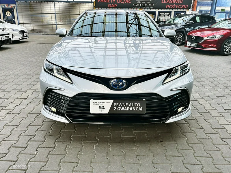 Toyota Camry XV70 3