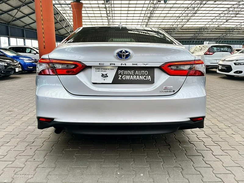 Toyota Camry XV70 4