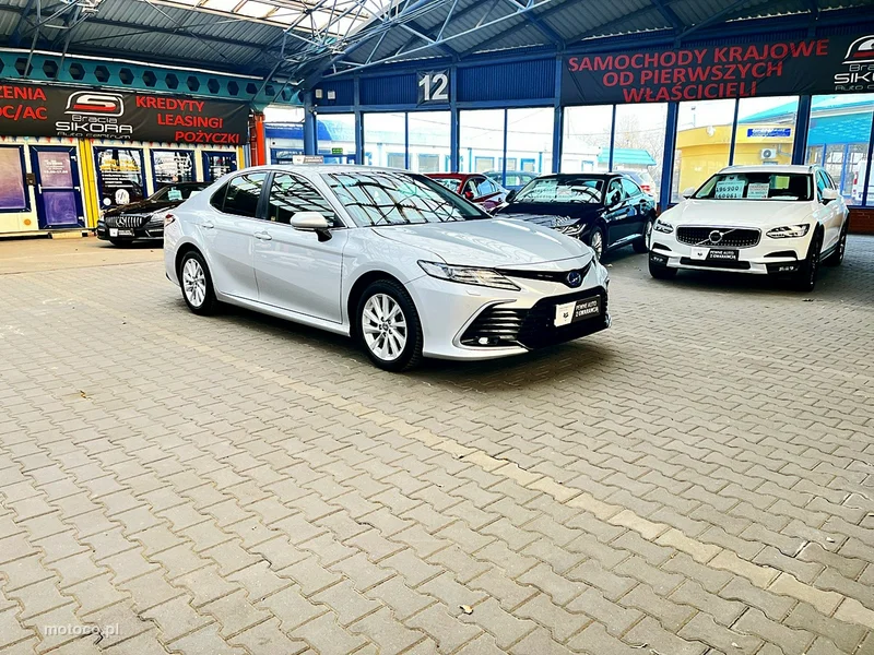 Toyota Camry XV70 5
