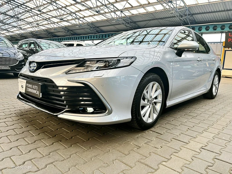 Toyota Camry XV70 8