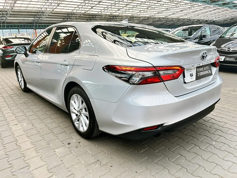 Toyota Camry XV70 9