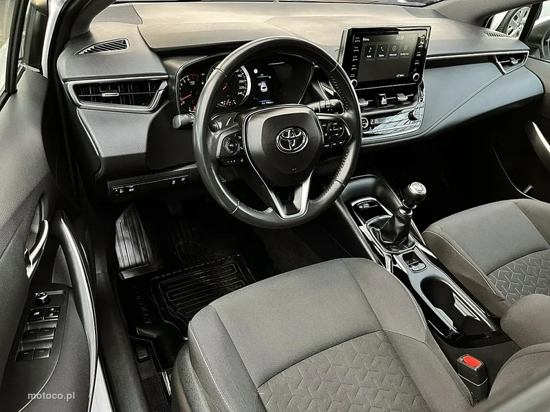 Toyota Corolla E210 16