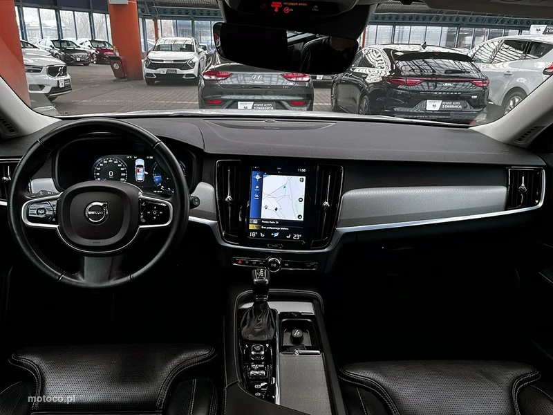 Volvo V90 Cross Country 17