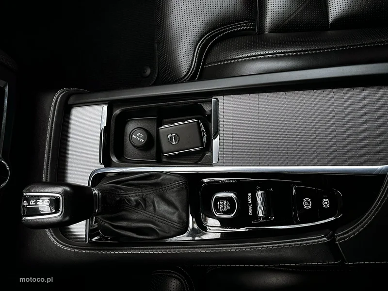 Volvo V90 Cross Country 25