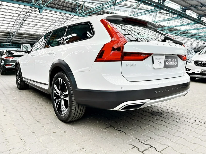 Volvo V90 Cross Country 9