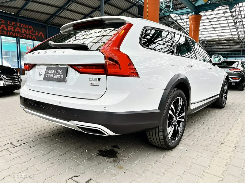 Volvo V90 Cross Country 10