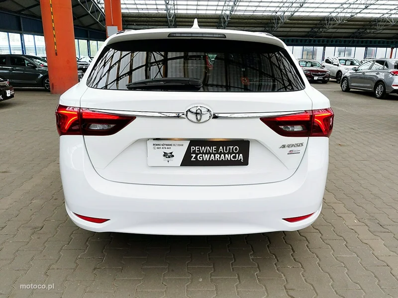 Toyota Avensis T27 4