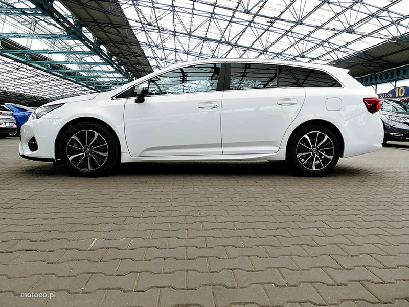 Toyota Avensis T27 6