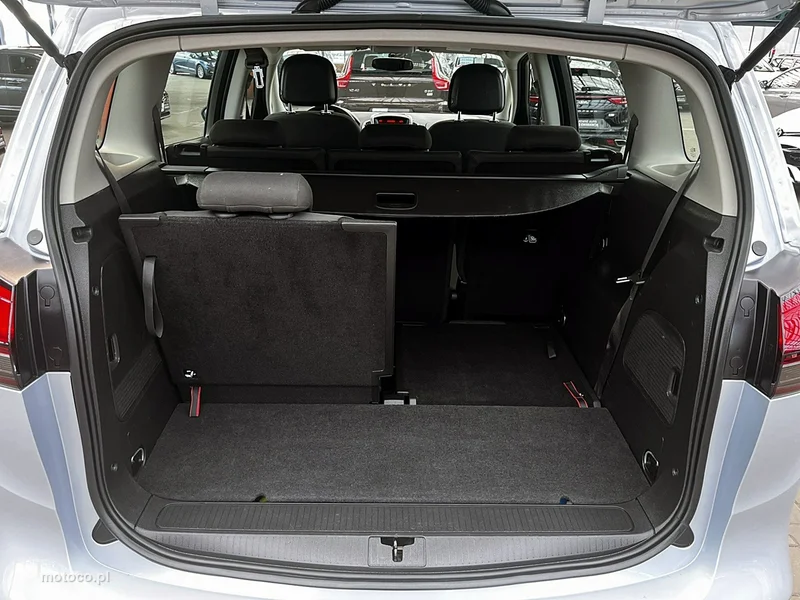 Opel Zafira C Tourer 16