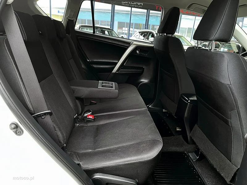 Toyota RAV 4 XA40 12