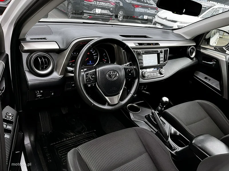 Toyota RAV 4 XA40 17