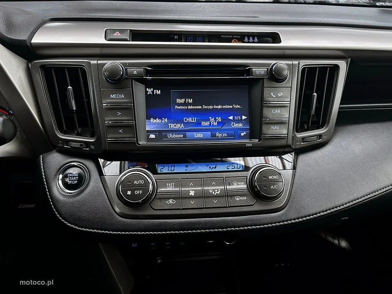 Toyota RAV 4 XA40 29