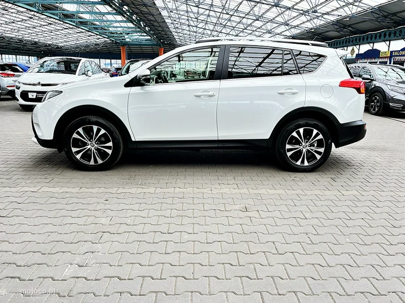 Toyota RAV 4 XA40 6