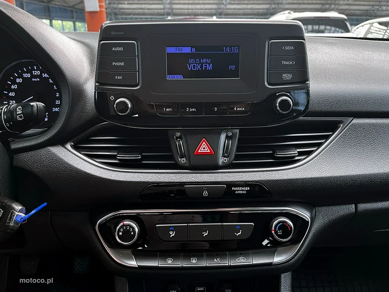 Hyundai i30 24