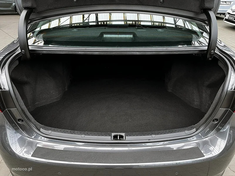 Toyota Avensis T27 15