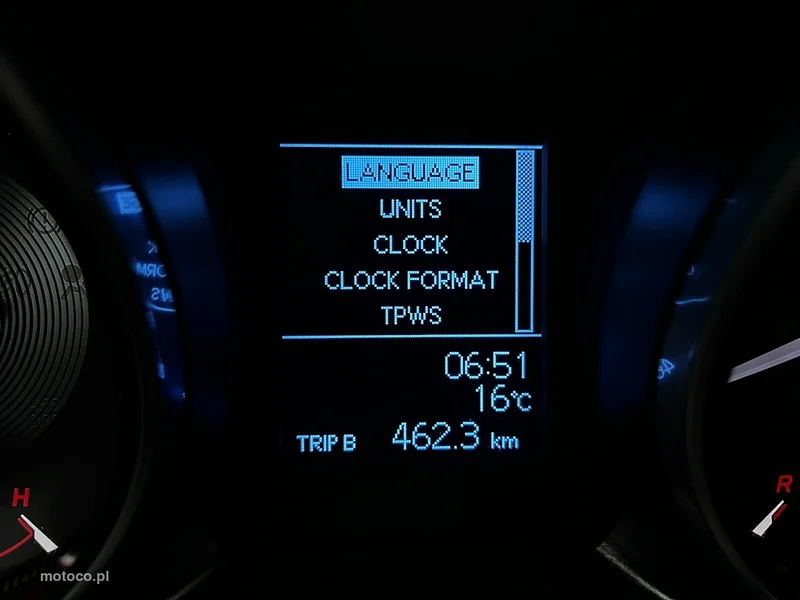 Toyota Avensis T27 26