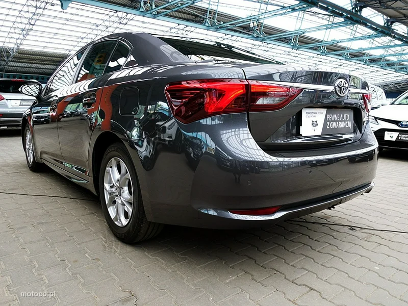 Toyota Avensis T27 9