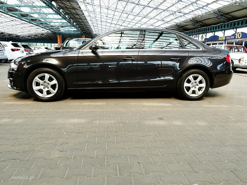 Audi A4 B8 9