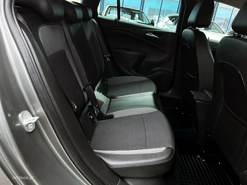 Opel Astra L 12