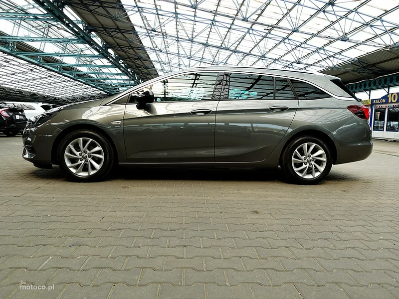 Opel Astra L 6