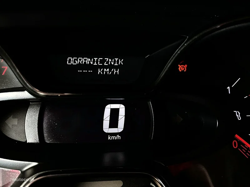 Renault Captur I 28