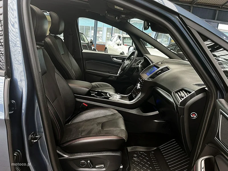Ford S-Max II 11