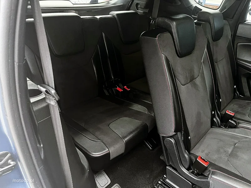 Ford S-Max II 17