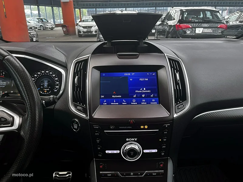 Ford S-Max II 27