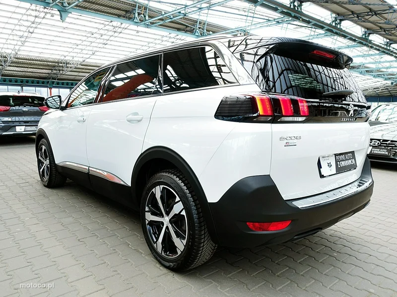 Peugeot 5008 9