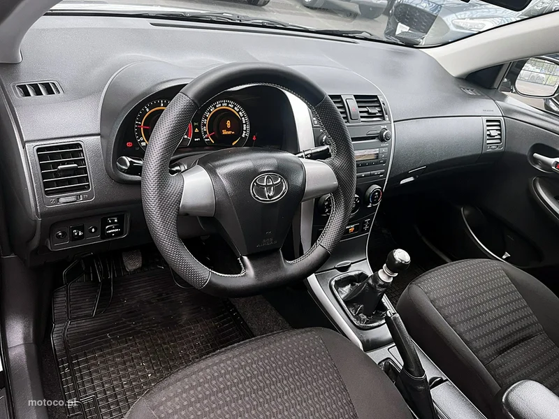 Toyota Corolla E160/E170 16